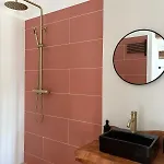 Romantique & Prova - - Retroprojecteur Netflix Apartment Belleme
