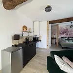 Apartment Romantique & Prova - - Retroprojecteur Netflix