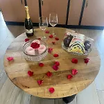 Romantique & Prova - - Retroprojecteur Netflix Apartment Belleme