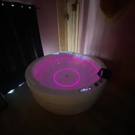 Romantique & Prova - - Retroprojecteur Netflix Lejlighed *