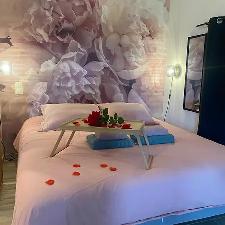 Romantique & Prova - - Retroprojecteur Netflix Apartman *