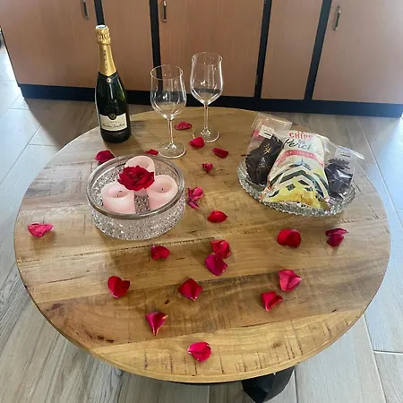 Romantique & Prova - - Retroprojecteur Netflix Lejlighed Belleme