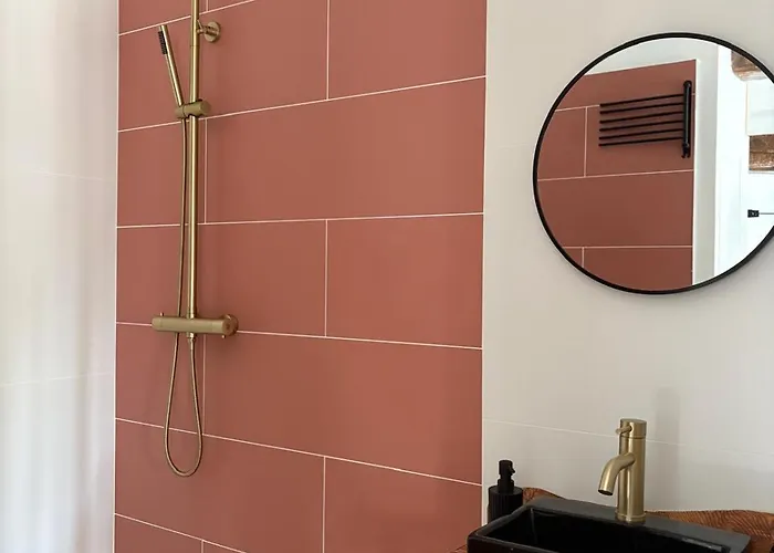 Romantique & Prova - - Retroprojecteur Netflix Apartman Bellême