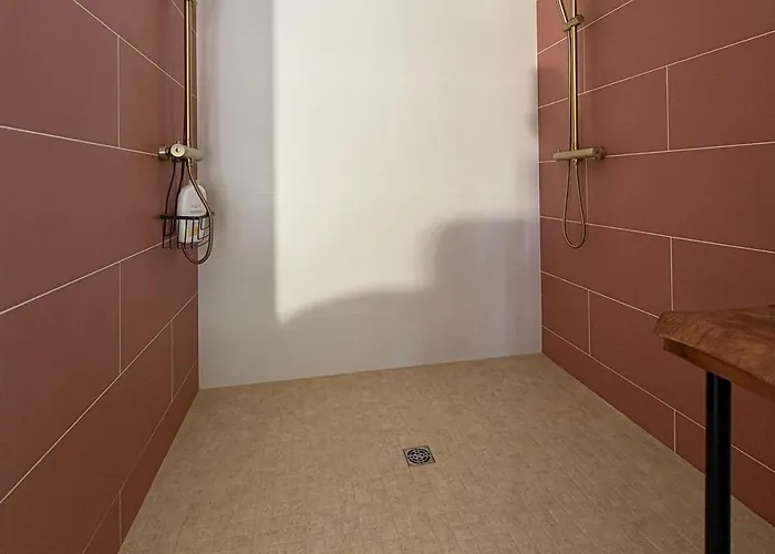 Romantique & Prova - - Retroprojecteur Netflix Apartman Bellême