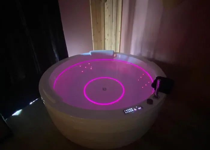 Romantique & Prova - - Retroprojecteur Netflix Apartman *